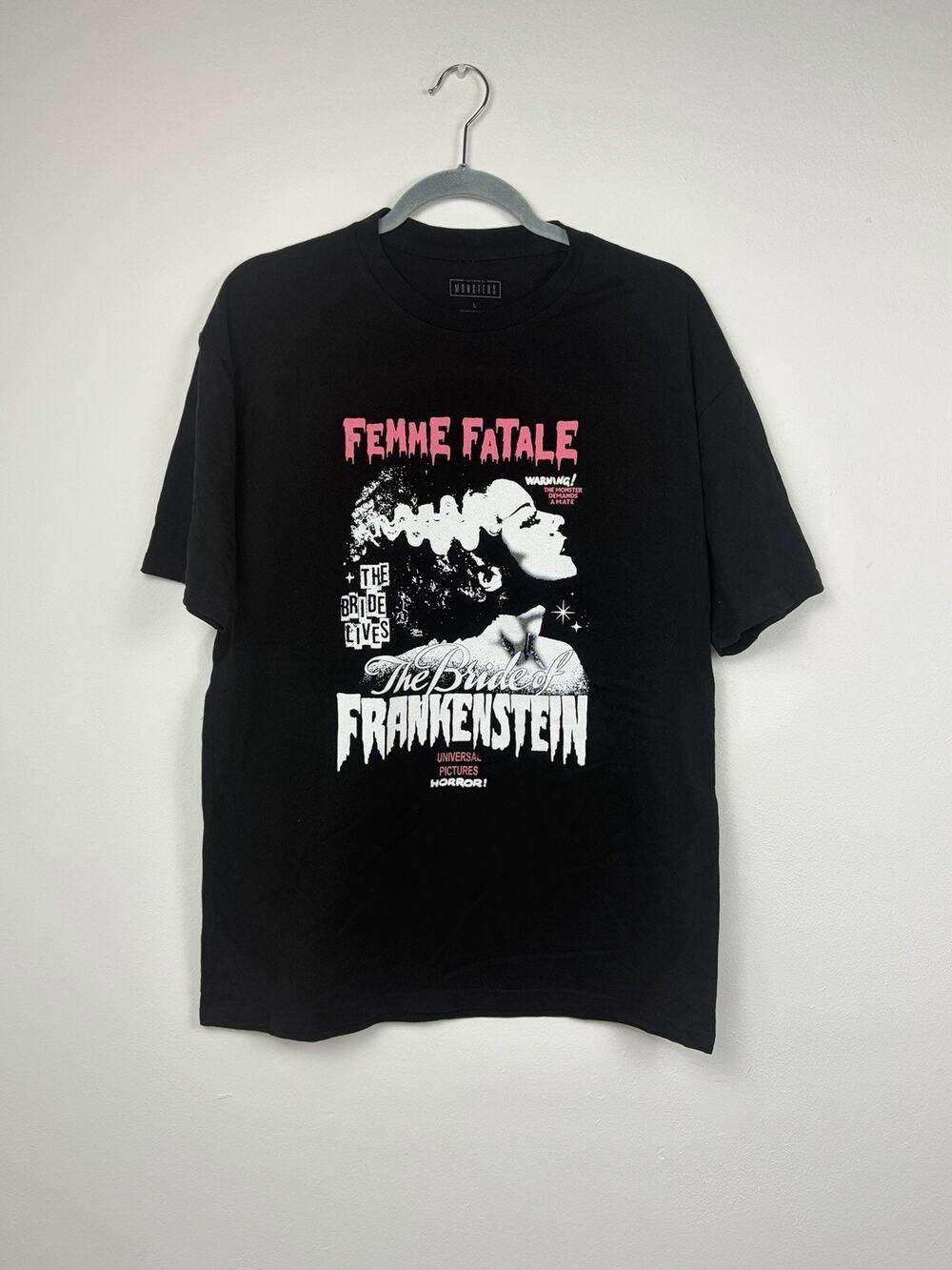 Universal Monsters The Bride of Frankenstein Femme Fatale Graphic T-Shirt